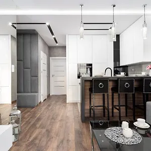 Crystal Luxury Rakowicka 20h شقة