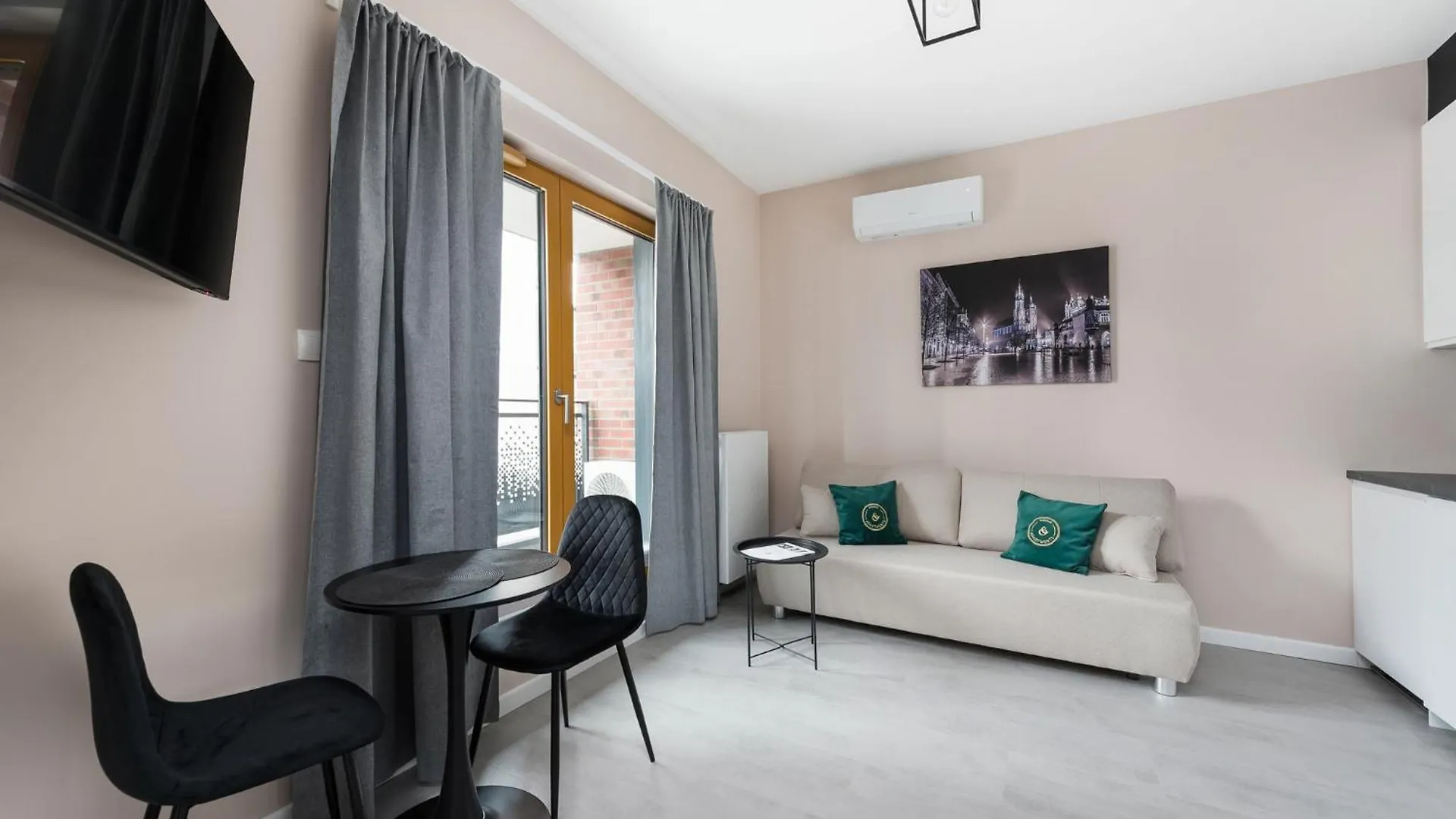 Bed&Bath Luxury Apartments 크라쿠프 0*,  폴란드